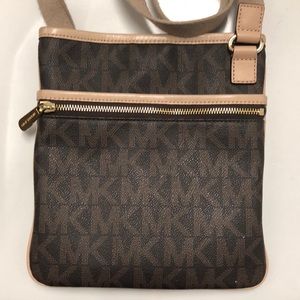 Michael kors crossbody bag